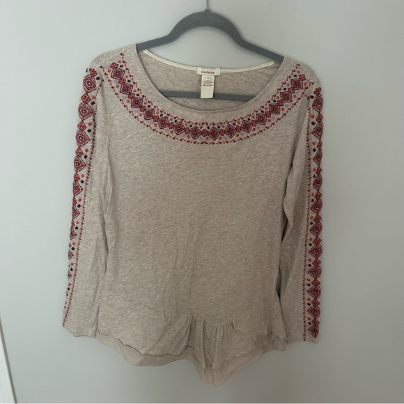 Sundance Cream Long Sleeve Embroidered Sleeve Ruffle Hem Top Size Small - Picture 1 of 6